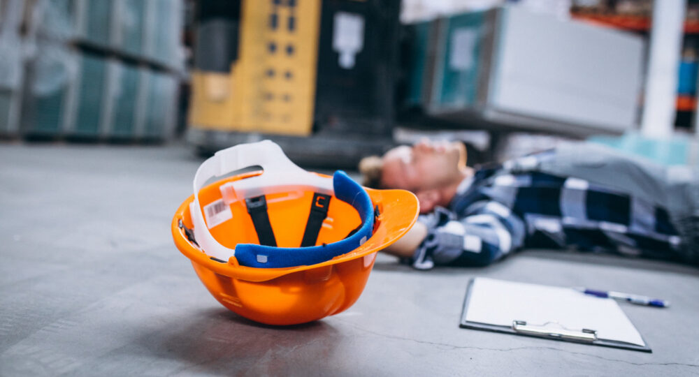 Odszkodowanie za poślizgnięcie i potknięcie w pracy w UK